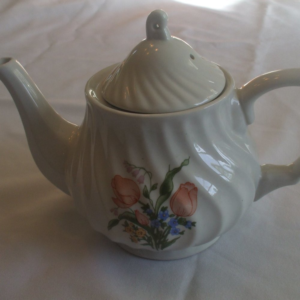 White Swirls Porcelain Teapot With Flowers